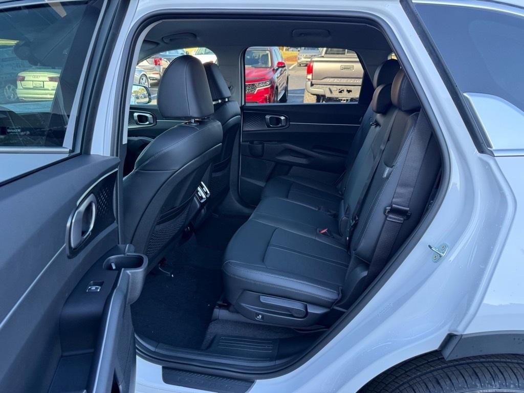new 2026 Kia Sorento car, priced at $34,029
