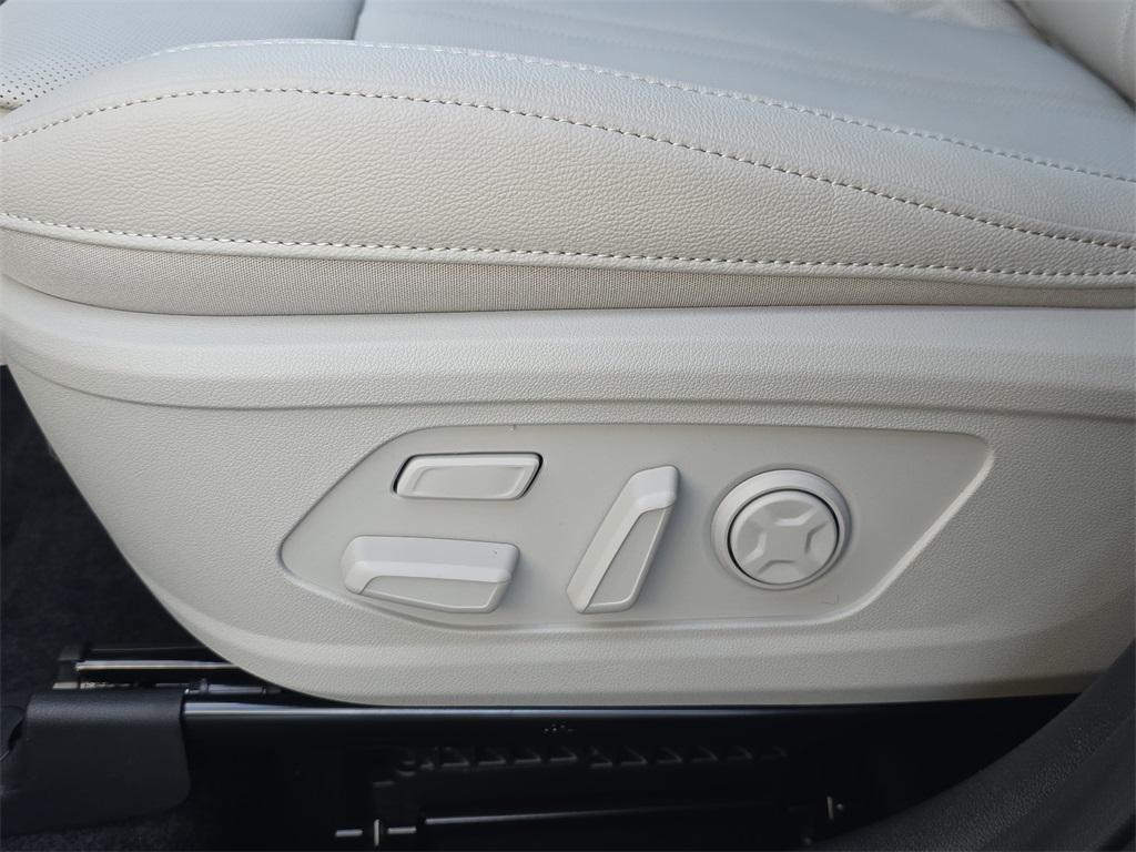 new 2026 Kia Sorento Hybrid car, priced at $45,114