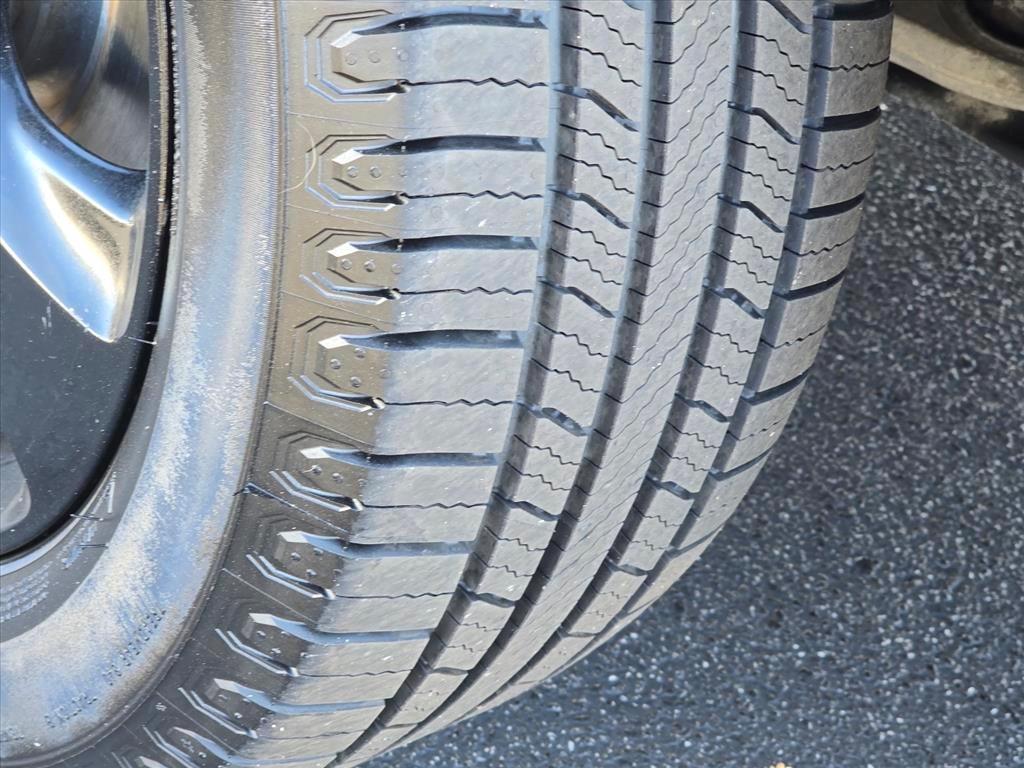 used 2023 Jeep Cherokee car, priced at $23,250