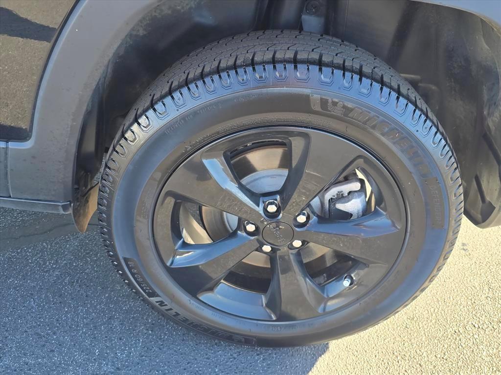 used 2023 Jeep Cherokee car, priced at $23,250