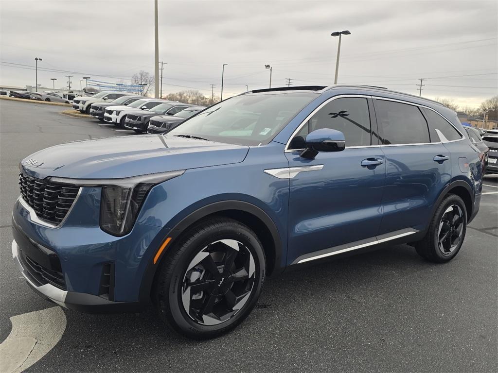 new 2026 Kia Sorento Hybrid car, priced at $40,321