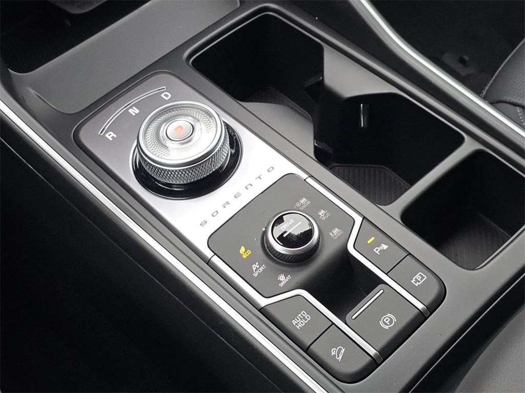 new 2026 Kia Sorento Hybrid car, priced at $40,321