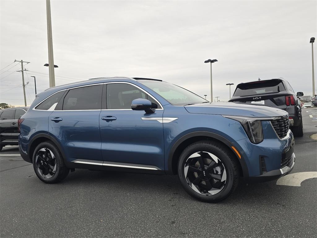 new 2026 Kia Sorento Hybrid car, priced at $40,321