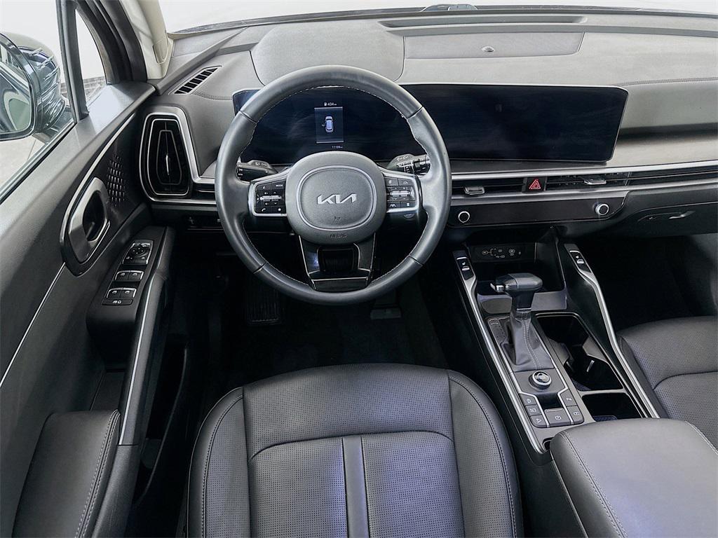 used 2025 Kia Sorento car, priced at $30,340