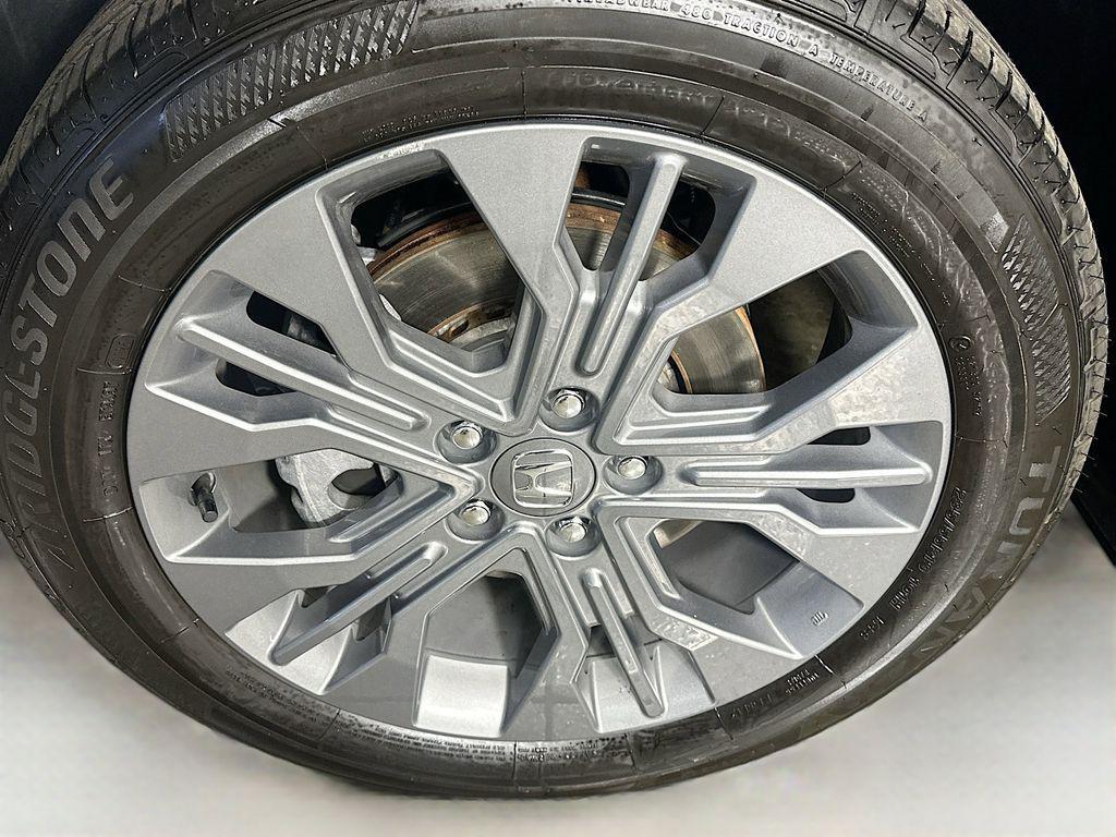 used 2025 Honda Odyssey car, priced at $42,972