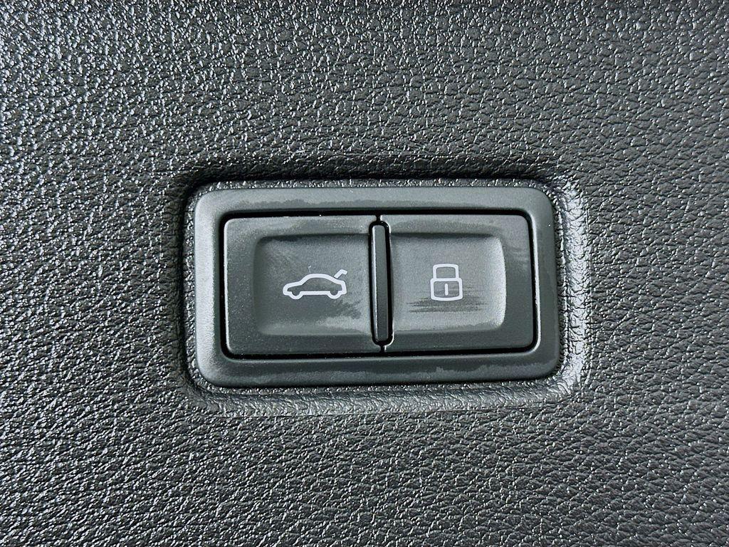 used 2023 Audi Q7 car, priced at $33,537