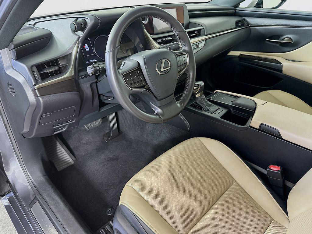 used 2019 Lexus ES 350 car, priced at $28,607
