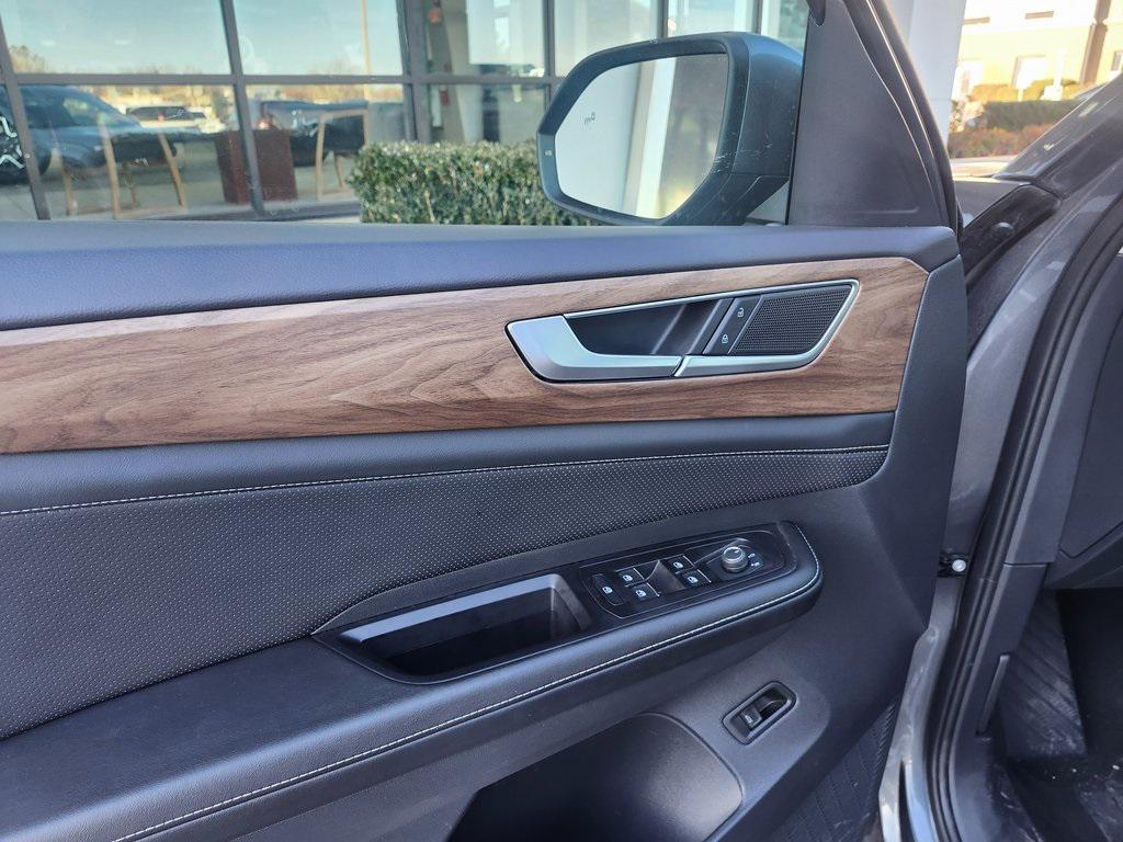 used 2025 Volkswagen Atlas car, priced at $33,489