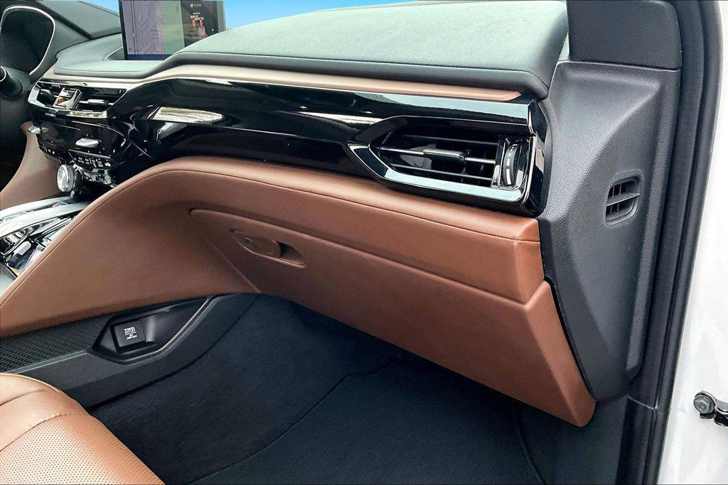 used 2024 Acura MDX car, priced at $39,400