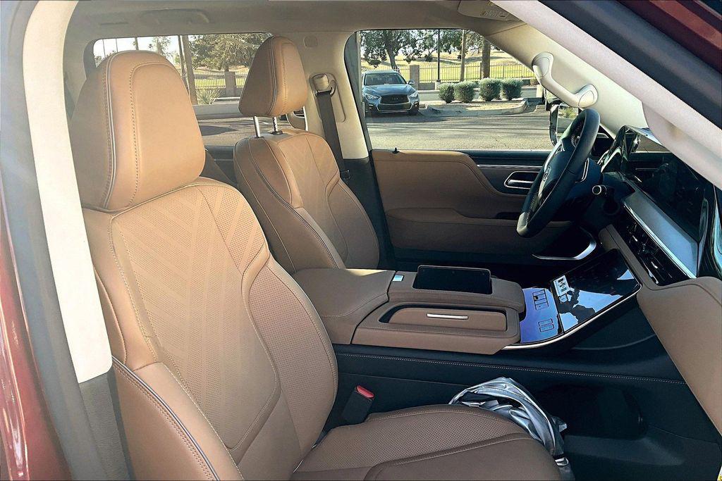 new 2025 INFINITI QX80 car, priced at $75,795