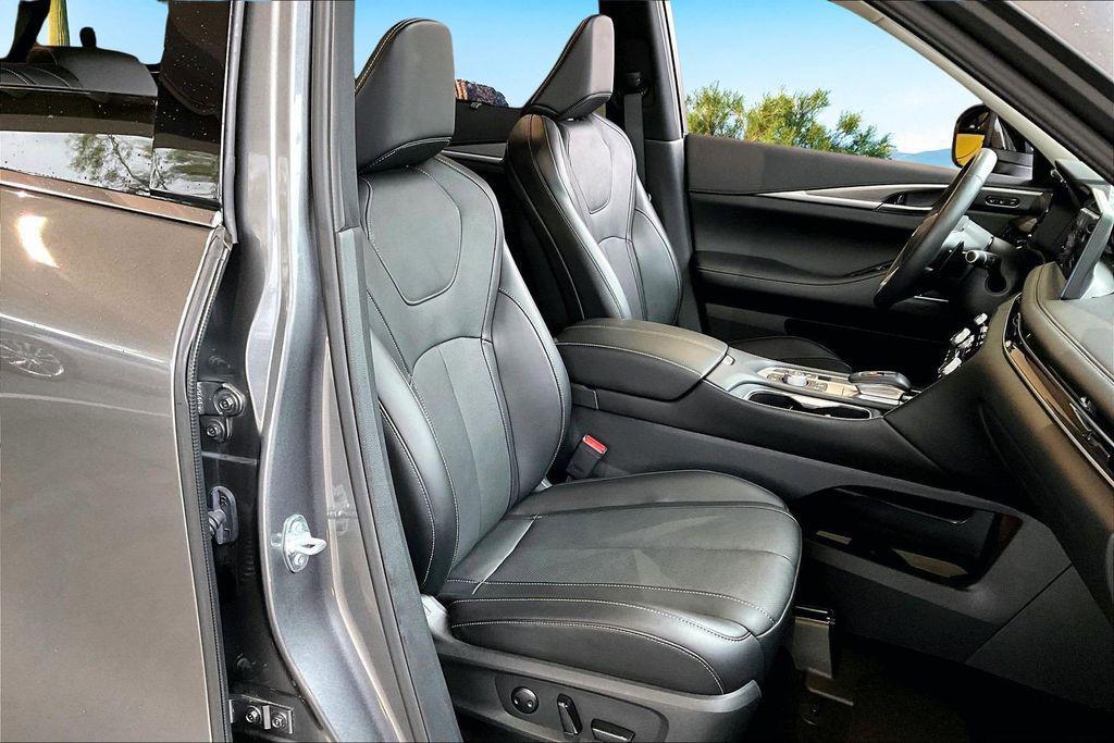 used 2025 INFINITI QX60 car, priced at $42,500