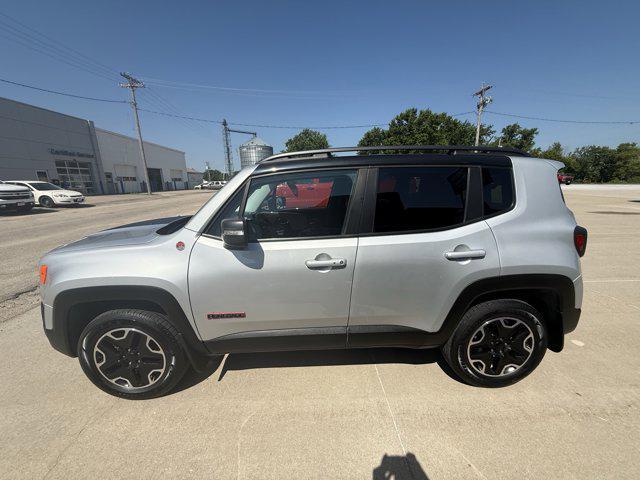 2016 Glacier Metallic Jeep Renegade