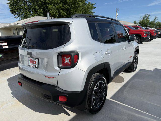 2016 Glacier Metallic Jeep Renegade
