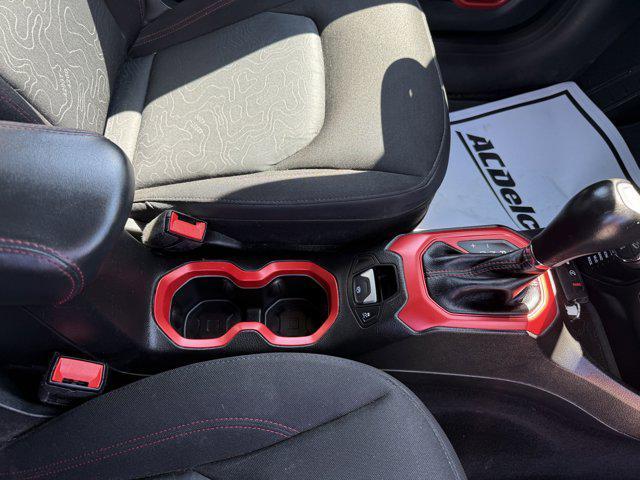 2016 Glacier Metallic Jeep Renegade