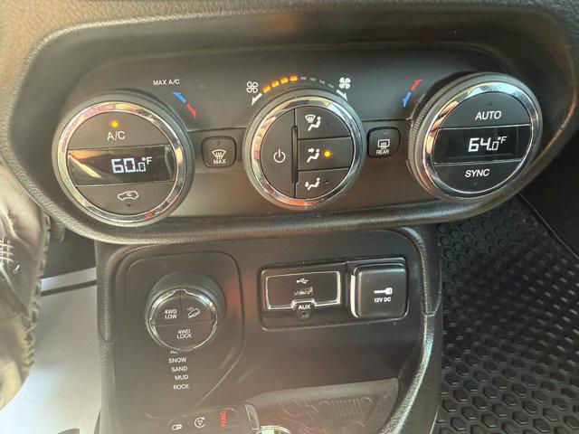 2016 Glacier Metallic Jeep Renegade