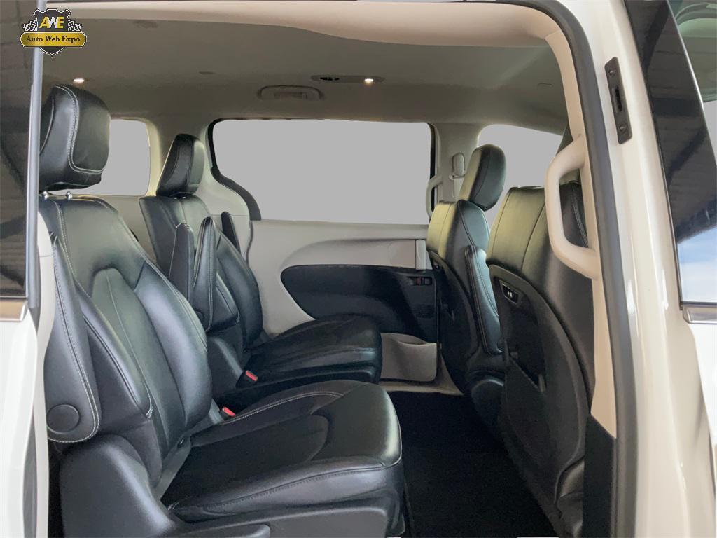 used 2024 Chrysler Pacifica Hybrid car, priced at $27,988