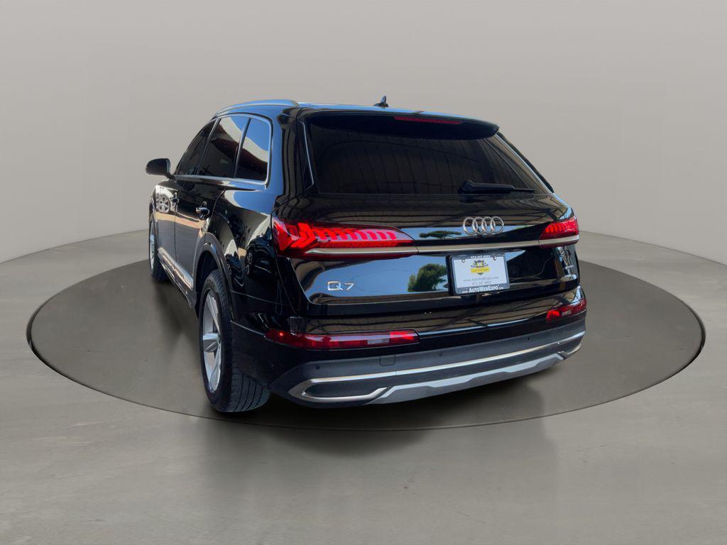 used 2023 Audi Q7 car, priced at $39,120