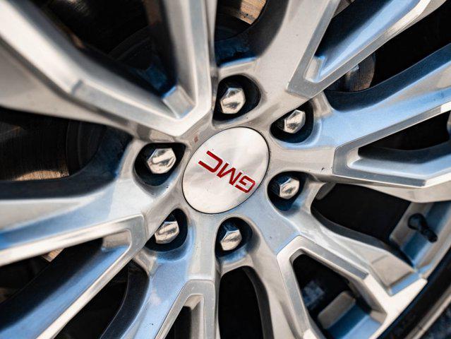 used 2021 GMC Yukon car, priced at $40,598