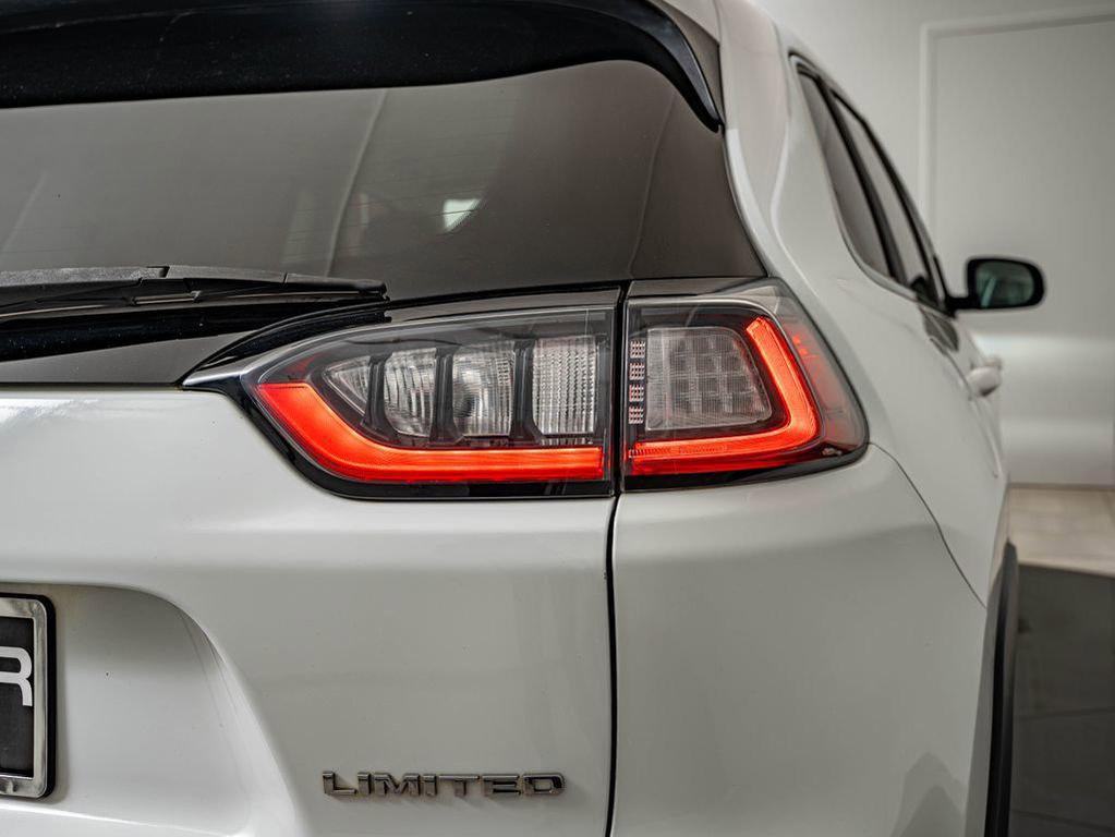 used 2019 Jeep Cherokee car, priced at $18,593