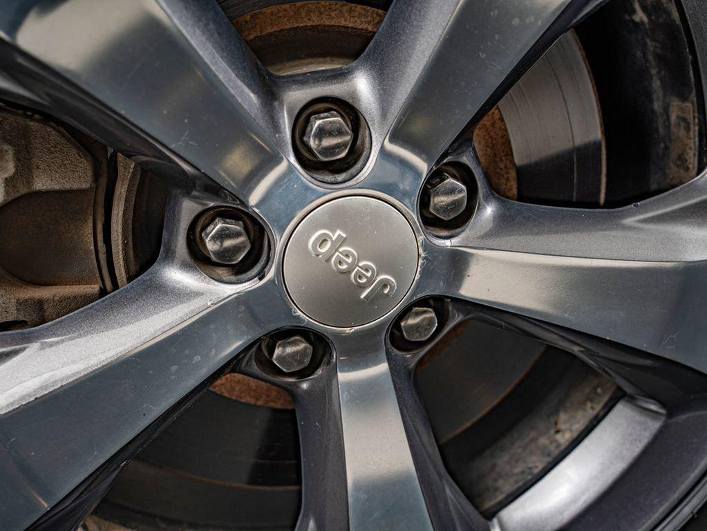 used 2019 Jeep Cherokee car, priced at $18,593