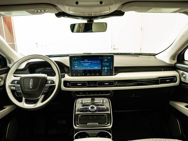used 2022 Lincoln Nautilus car, priced at $39,598