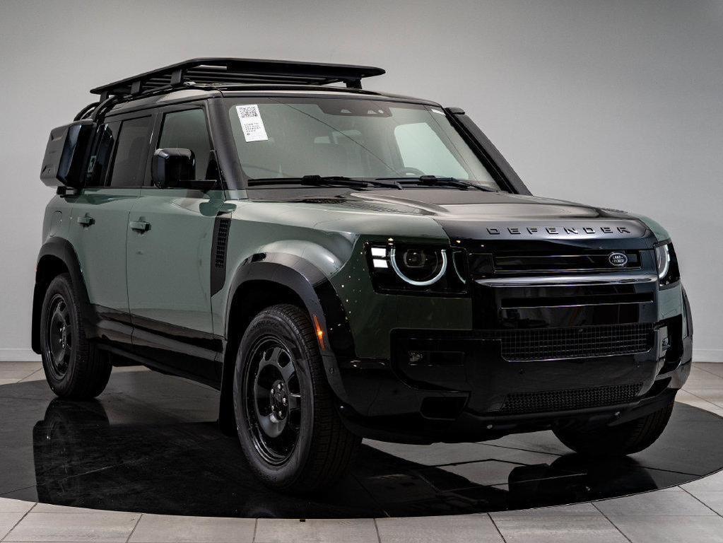 Land Rover Defender view 12