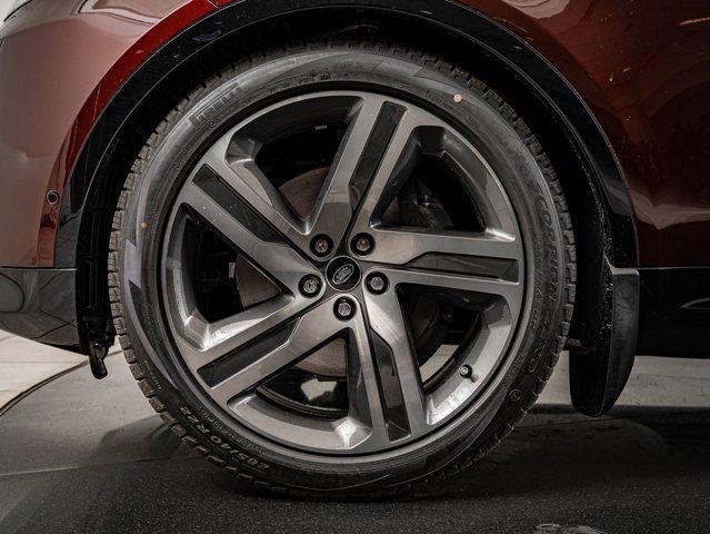 new 2026 Land Rover Discovery car, priced at $77,998