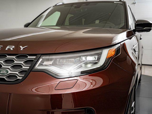 new 2026 Land Rover Discovery car, priced at $77,998