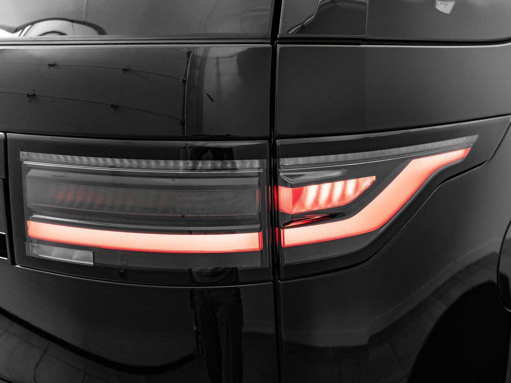 new 2026 Land Rover Discovery car, priced at $77,193