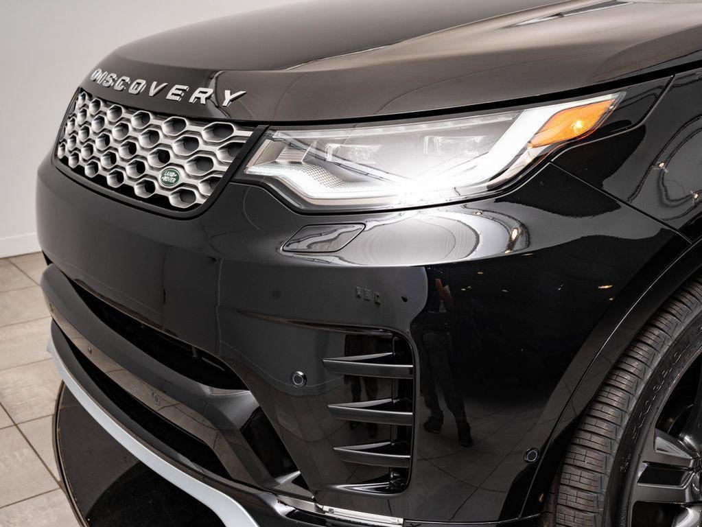 new 2026 Land Rover Discovery car, priced at $77,193
