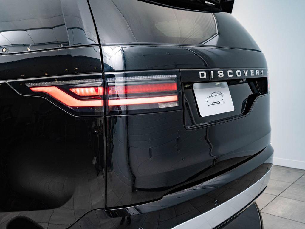 new 2026 Land Rover Discovery car, priced at $77,193