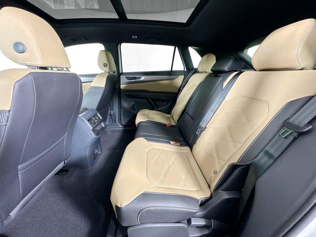 new 2026 Volkswagen Atlas Cross Sport car, priced at $47,343