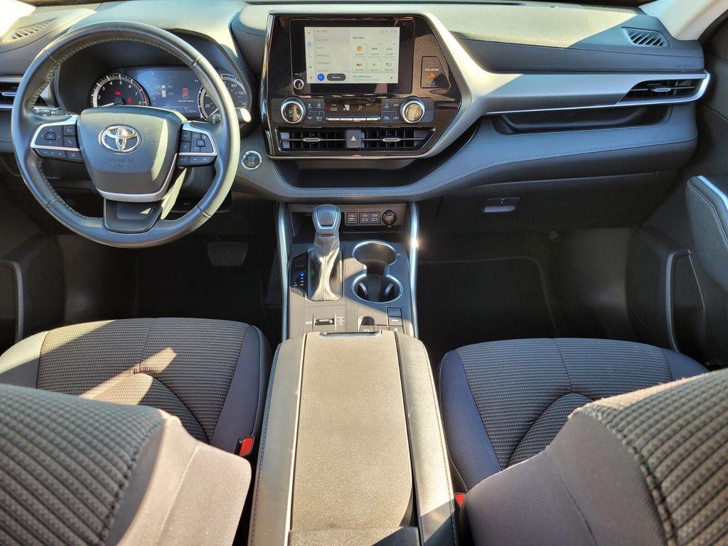 used 2023 Toyota Highlander car, priced at $28,162
