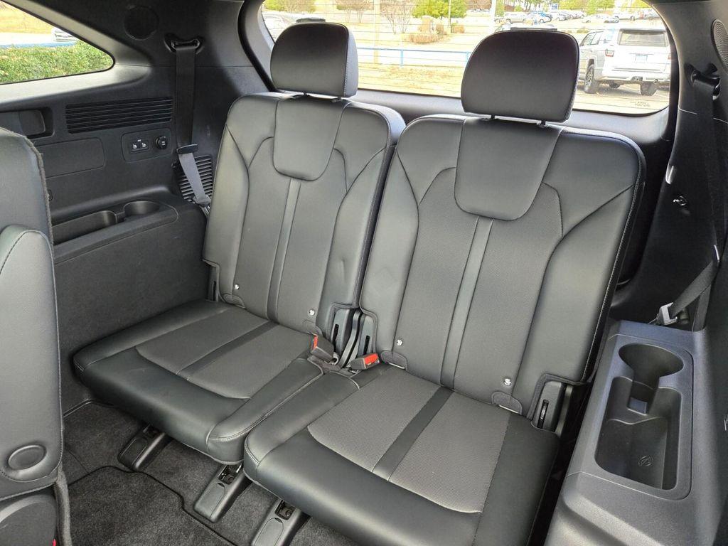 used 2024 Kia Sorento car, priced at $34,139