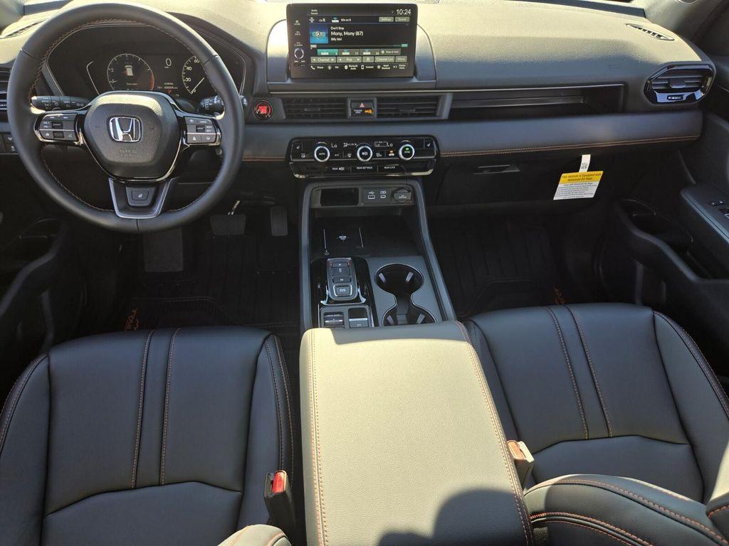 new 2025 Honda Pilot car, priced at $48,360