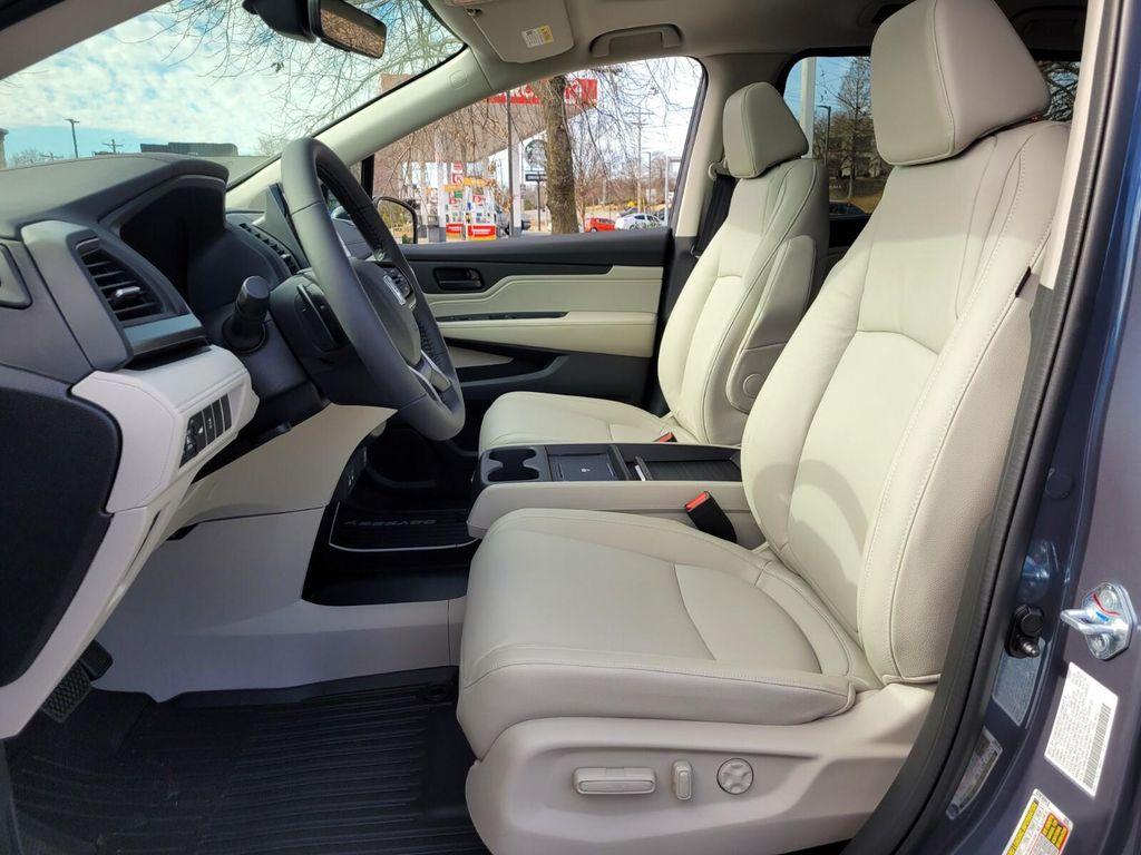 new 2026 Honda Odyssey car, priced at $43,183
