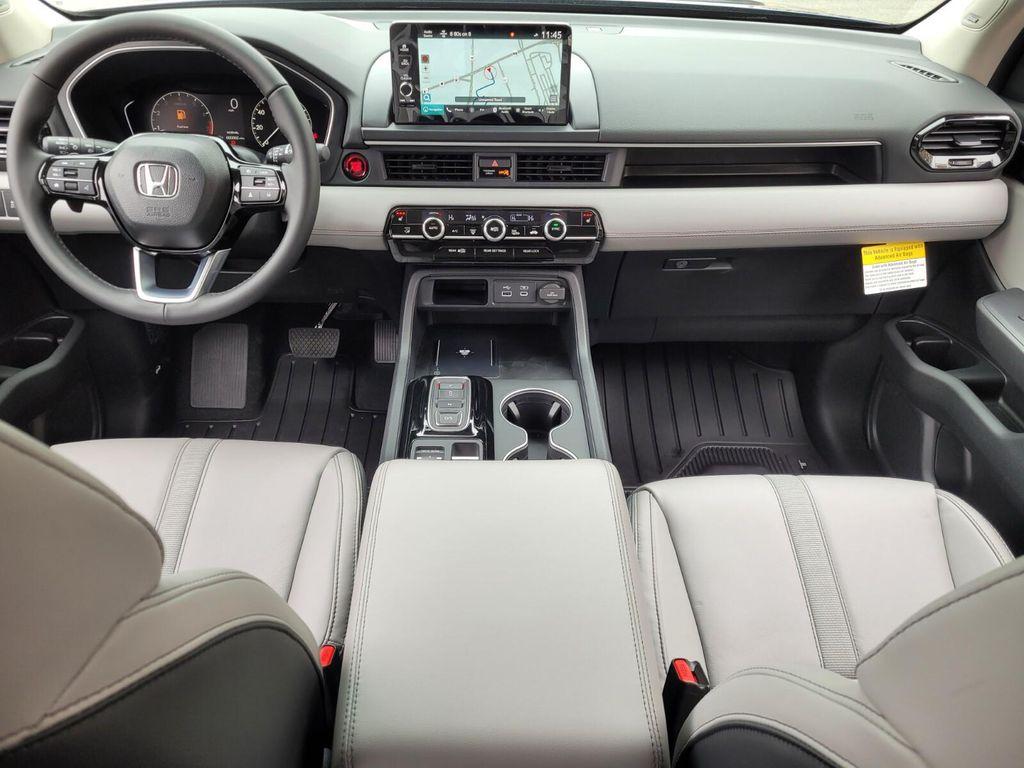 new 2025 Honda Pilot car, priced at $48,400
