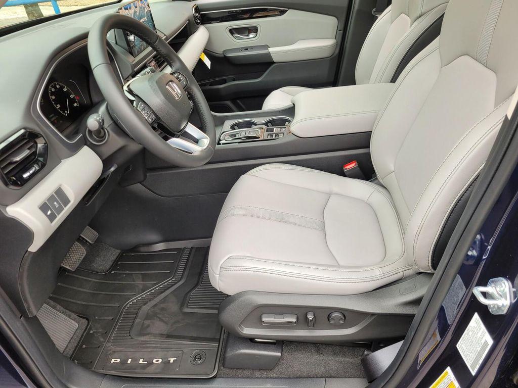 new 2025 Honda Pilot car, priced at $48,400
