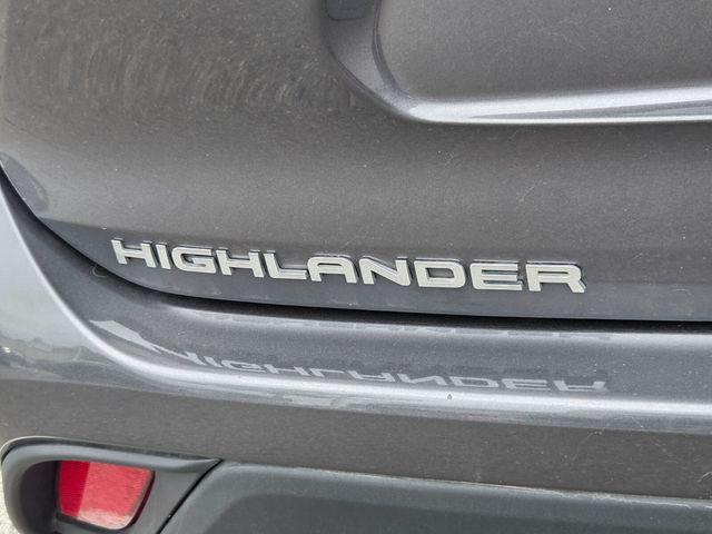 used 2025 Toyota Highlander car, priced at $43,009