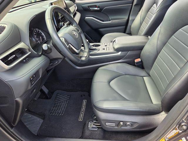 used 2025 Toyota Highlander car, priced at $41,663