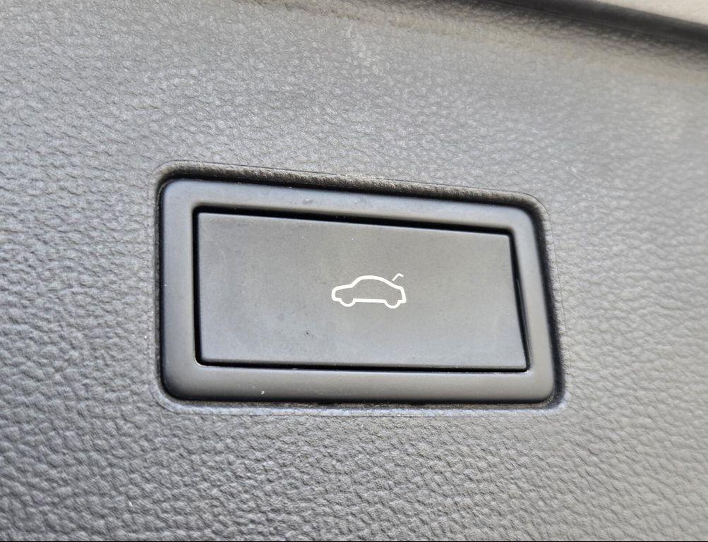 used 2025 Volkswagen Atlas car, priced at $30,484