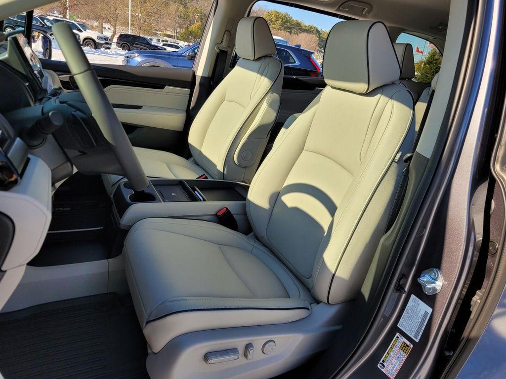 new 2026 Honda Odyssey car, priced at $46,879