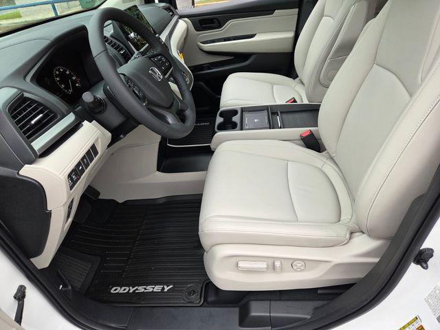 new 2026 Honda Odyssey car, priced at $43,164