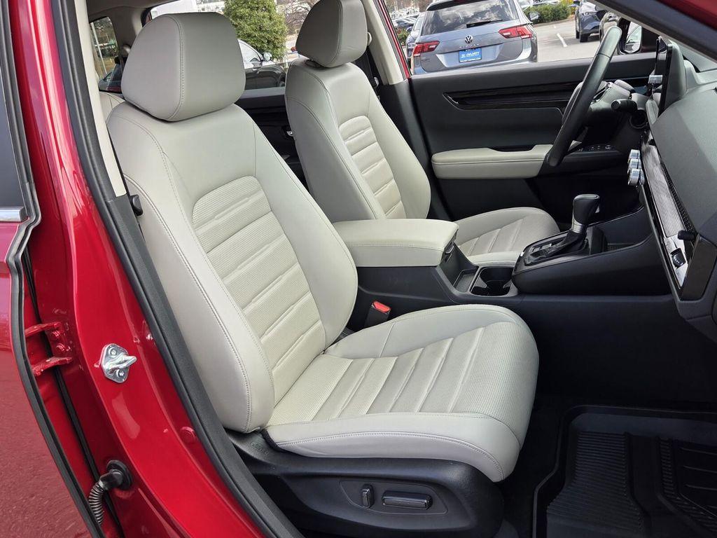 used 2025 Honda CR-V car, priced at $32,157