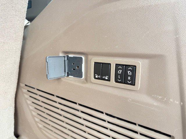 used 2021 GMC Yukon car, priced at $37,420