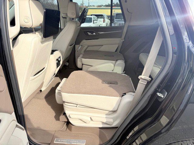 used 2021 GMC Yukon car, priced at $37,420