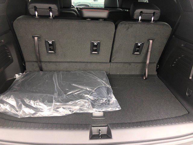 used 2025 Chevrolet Traverse car, priced at $49,995