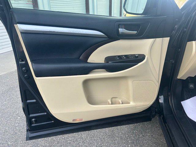 used 2019 Toyota Highlander car, priced at $18,782