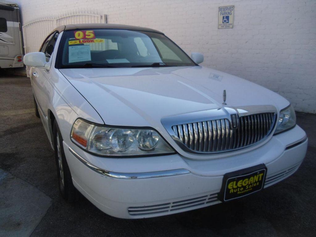 used 2005 Lincoln Town Car car, priced at $6,995