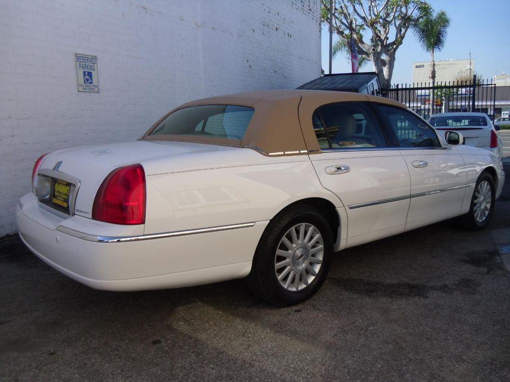 used 2005 Lincoln Town Car car, priced at $6,995